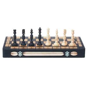 Šachy, šachové figurky a šachovnice